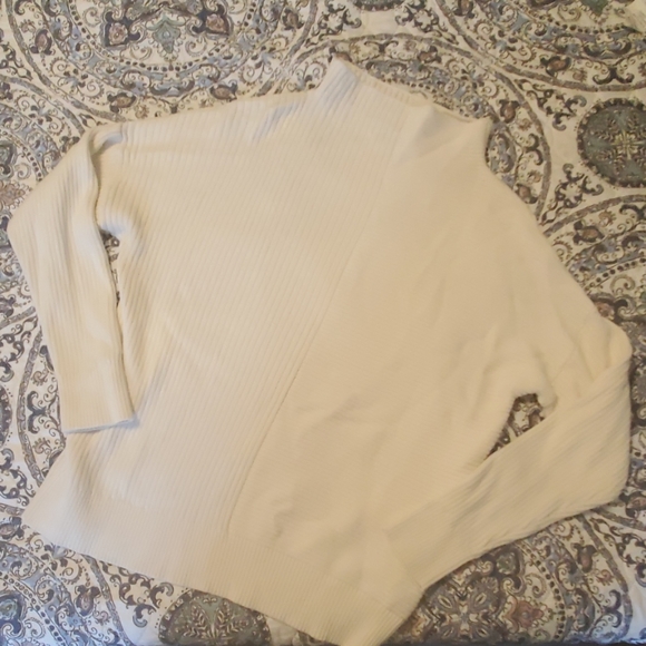 Banana Republic Sweaters - Gorgeous BR Cream Sweater